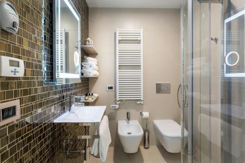 Embassy Aparthotel - image 12