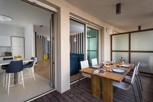 Embassy Aparthotel - image 4