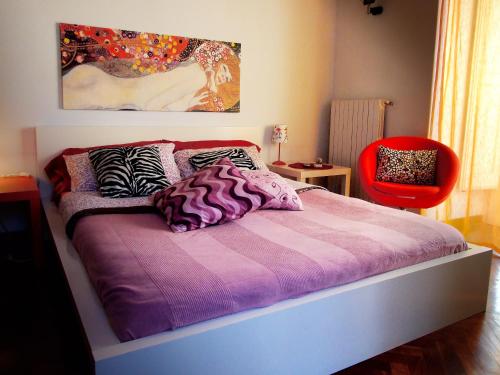 Double Room with Balcony image 7