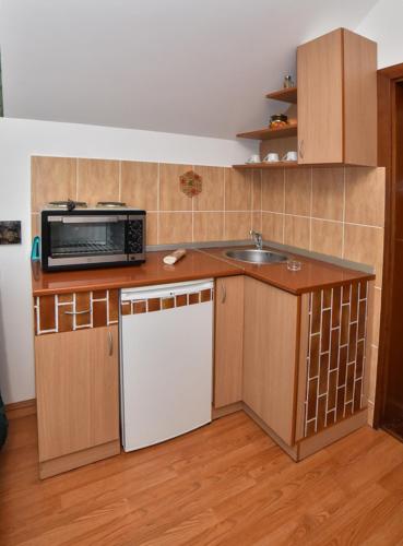 Omiljeni Apartments - image 8