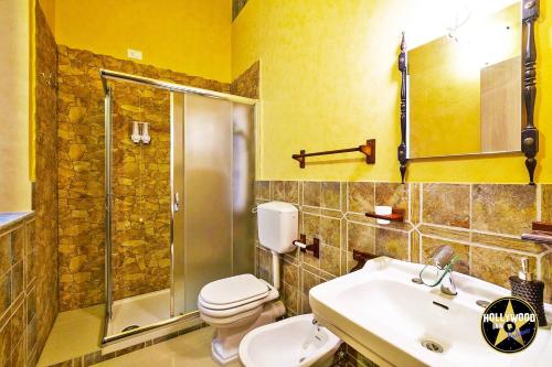 Hollywood Inn Palermo Rooms - image 8