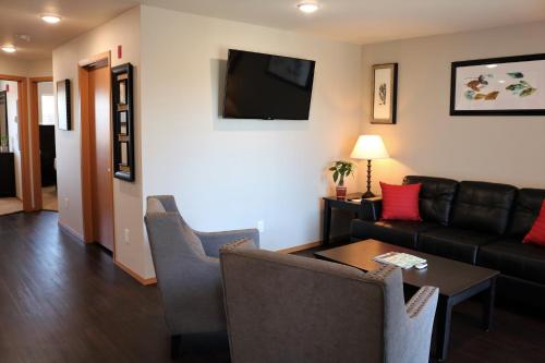 Autumn Leaf Furnished Apartments - image 4