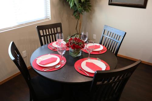 Autumn Leaf Furnished Apartments - image 8