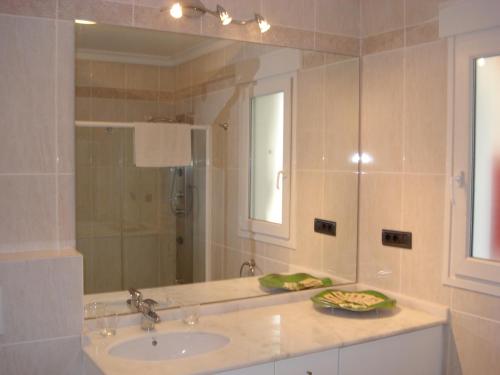 Two-Bedroom Apartment image 8