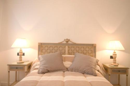 One-Bedroom Apartment image 5