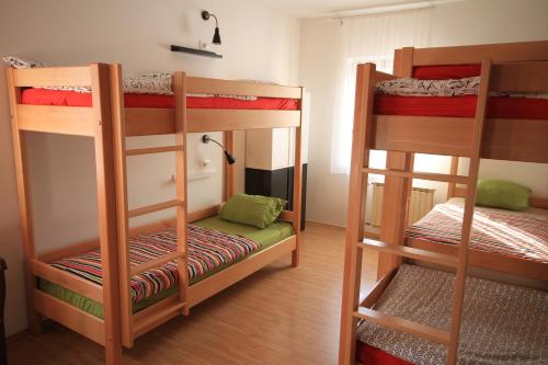 Bed in 8-Bed Mixed Dormitory Room