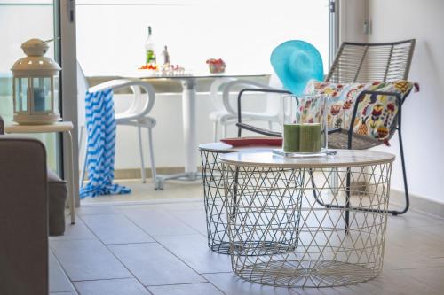 Mackenzie Zoe Seafront Suite