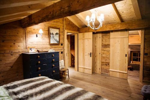 Boutique Chalet Panoramic Views Hot Tub in 萊塞派