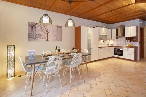 M house luxury suites in Lixouri
