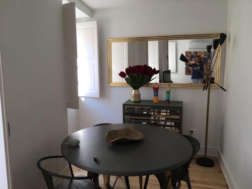  Charming apartment in Chiado for 4 in Lisbon in Lissabon