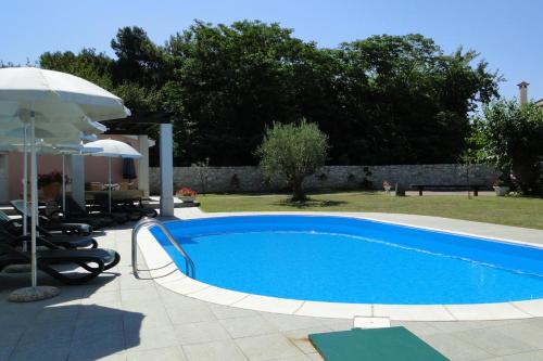 Family friendly house with a swimming pool Zambratija Umag - 14648