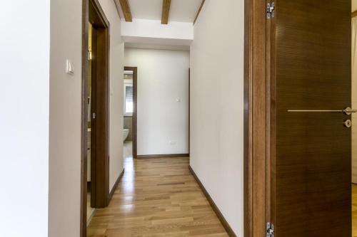 Luxury villa with a swimming pool Stobrec, Split - 14700, Split (photo 2)