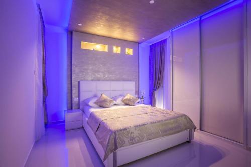 Luxury villa with a swimming pool Stobrec, Split - 14700, Split (photo 6)
