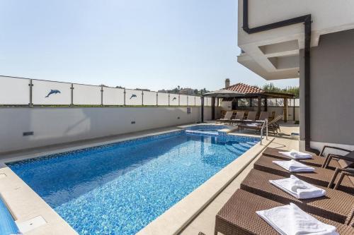 Luxury villa with a swimming pool Stobrec, Split - 14700, Split (photo 9)