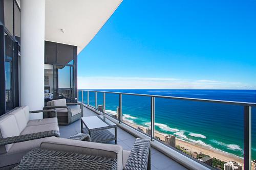 Circle on Cavill 2, 3, 4 & 5 Bedroom SkyHomes & SUB PENTHOUSES by Gold Coast Holidays