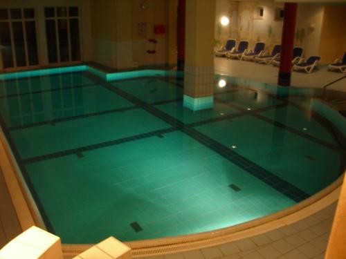 Spa, Hotel Ahornhof, privates 27 qm großes Doppelzimmer mit Balkon in Südlage (Hotel Ahornhof, privates 27 qm großes Doppelzimmer mit Balkon in Sudlage) in 林德伯格