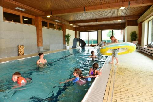 泳池, Familienhotel Löwen (Familienhotel Lowen) in 內塞爾旺