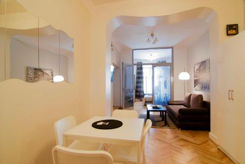P&J Apartments Floriańska - image 4