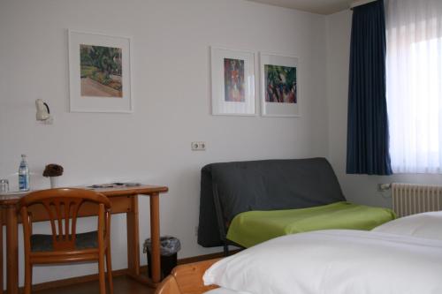 2 twin beds