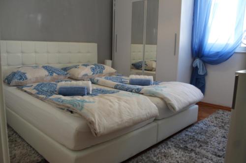 Cozy Apartment Mihaela with Balcony, Near Park Marjan & Old Town - Quiet Neighborhood, Spalato (Split)