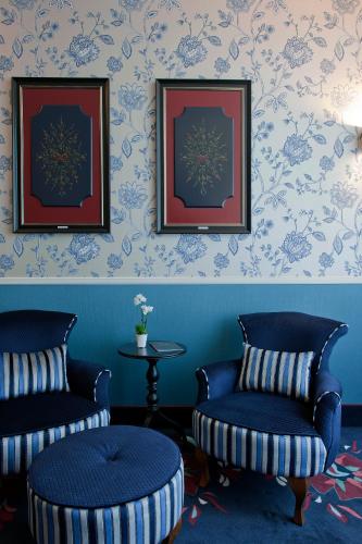 Carlton Ambassador Hotel - image 3