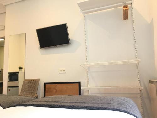 Deluxe Double or Twin Room image 8