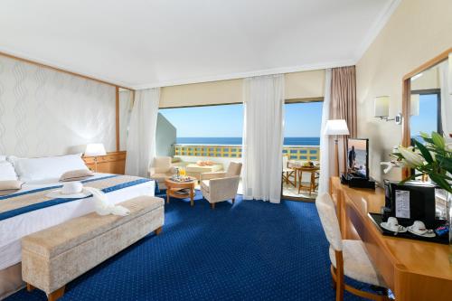 Constantinou Bros Athena Royal Beach Hotel - image 2