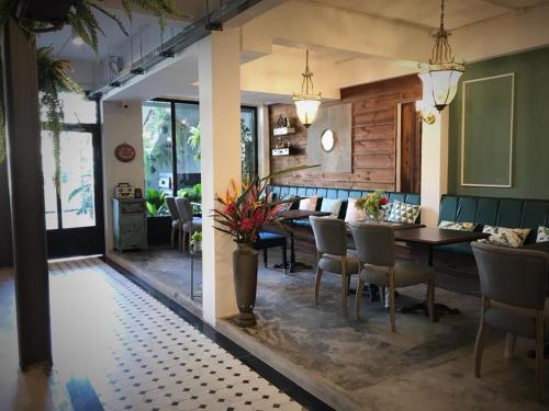 Bloom Boutique Hotel and Cafe - Tap to explore photos