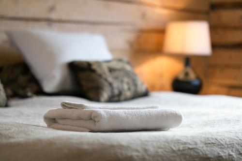 3 twin beds