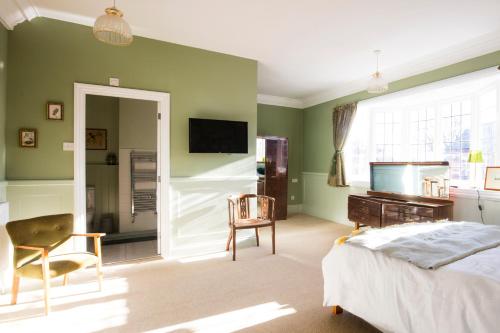 Bournville House & Cafe in Rednal