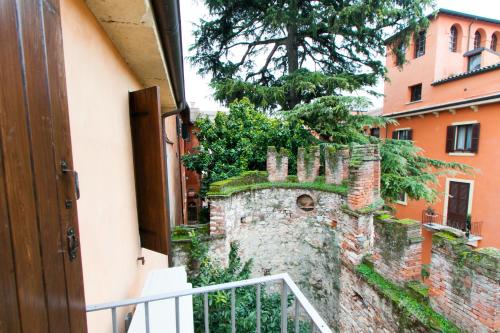 Truly Verona - image 7