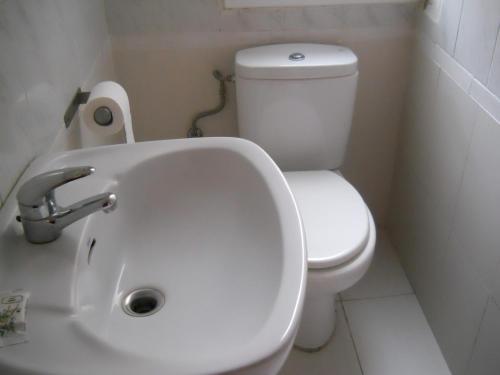 Hostal River - image 3