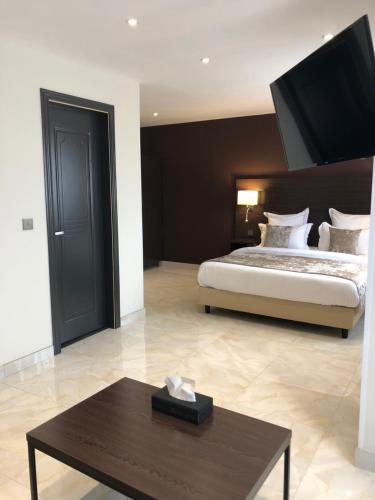 Hotel M'LYS