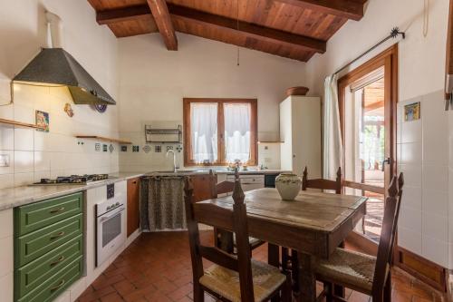 Kitchen, Abba Arrubia in San Vito (Cagliari)