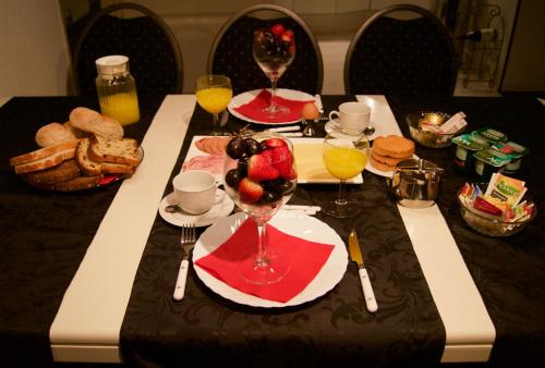 อาหารและเครื่องดื่ม, The Studio Guesthouse in โวเลนดัม