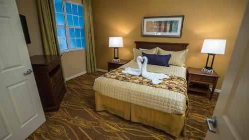 Mizner Place at Weston Town Center Mizner Place at Weston Town Center is a popular choice amongst travelers in Fort Lauderdale (FL), whether exploring or just passing through. Offering a variety of facilities and services, the hotel pr