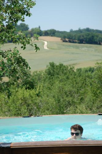 Peldbaseins, Chalet à Bazian (Chalet a Bazian) in Bazian