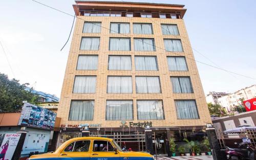 

HOTEL EMERALD