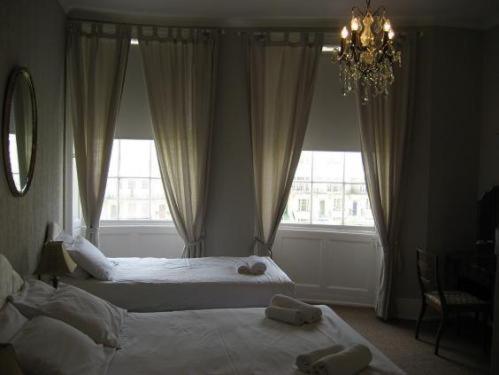 The Queensbury Hotel - image 12