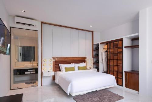Luxury Deluxe King image 3