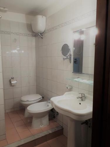 Hotel Sweet Home - image 9