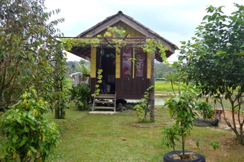 LANDBOW GREEN VILLAGE Homestay Trekking & Village Tour