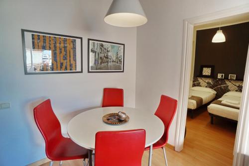 Barcelona4Seasons II - image 7