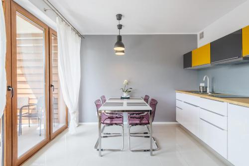 APARTAMENTY MIERZEJA -BALTIC PARK STEGNA, Przyjazne zwierzętom, 500 m od plaży, Bezpłatny Meleks