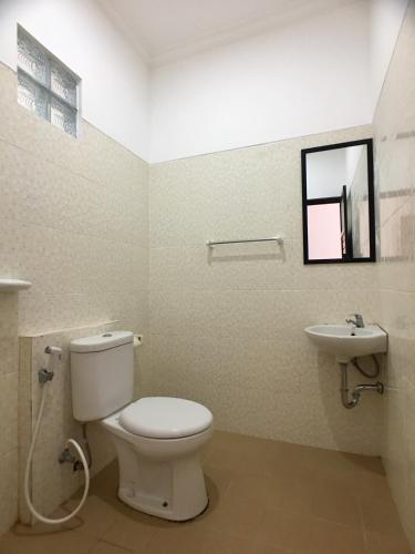Uluwatu Made Guesthouse - image 2
