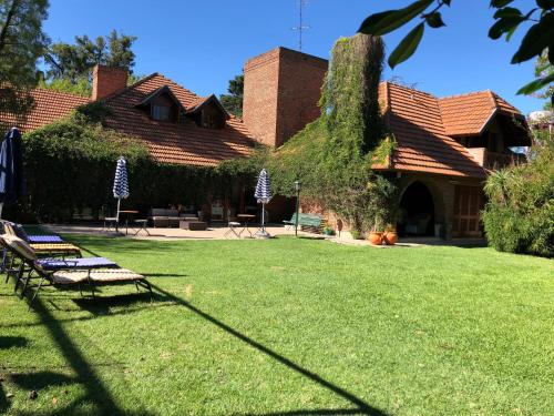 Dārzs, Hotel Aeropuerto Ezeiza Casa de MR in Monte Grande (Buenos Aires)