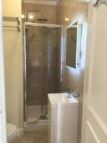 Double Room with Sea View En-suite image 10