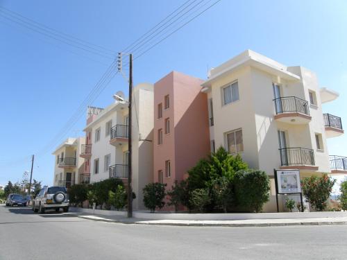 Athena and The Owl Beachside Apt Paphos