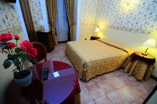 Hotel Sweet Home - image 3