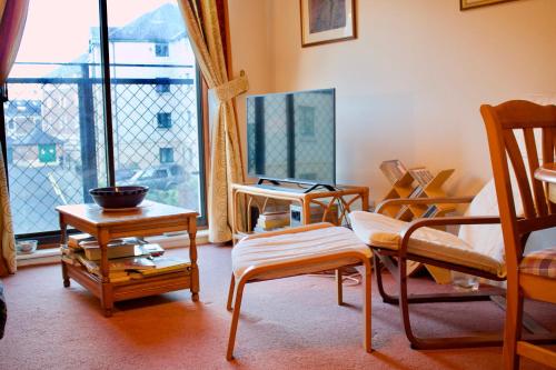 2 Bedroom, 2 Bathroom Apartment In Stockbridge Sleeps 4, Edinburgh, Edinburgh and the Lothians